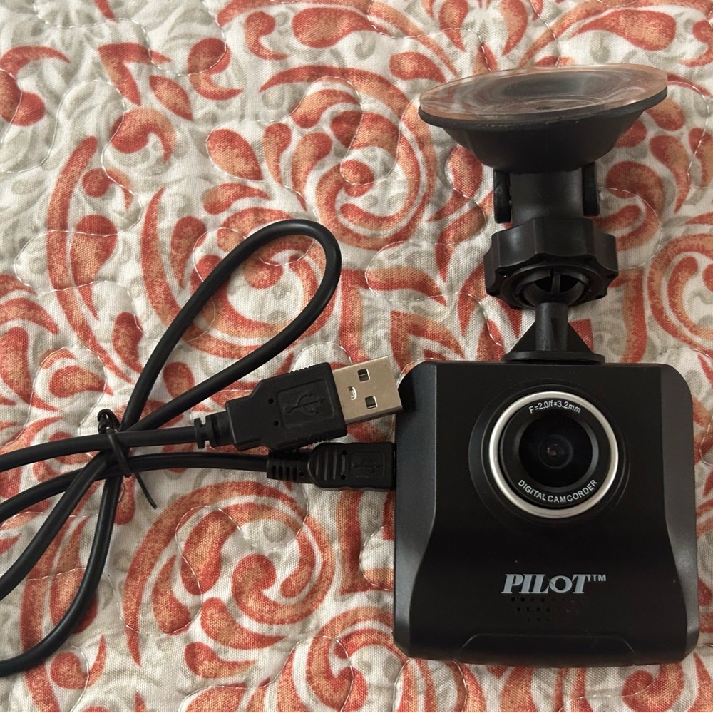 Pilot Vehicle Dash Cam